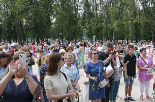 Праздничной программой после завершения второго этапа благоустройства открылся парк имени 1 Мая Праздничной программой после завершения второго этапа благоустройства открылся парк имени 1 Мая