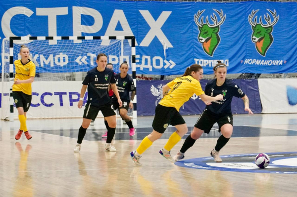 Глава города Юрий Шалабаев положил начало новой спортивной традиции – вручению Кубка лучшему игроку Глава города Юрий Шалабаев положил начало новой спортивной традиции – вручению Кубка лучшему игроку