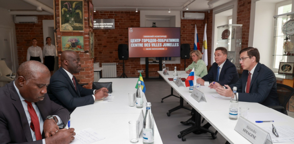 Юрий Шалабаев встретился с Чрезвычайным и Полномочным Послом Габонской Республики господином Состеном Ндемби 