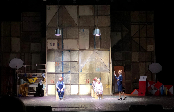 Премьерный показ «Денискиных рассказов» прошел в нижегородском ТЮЗе Премьерный показ «Денискиных рассказов» прошел в нижегородском ТЮЗе