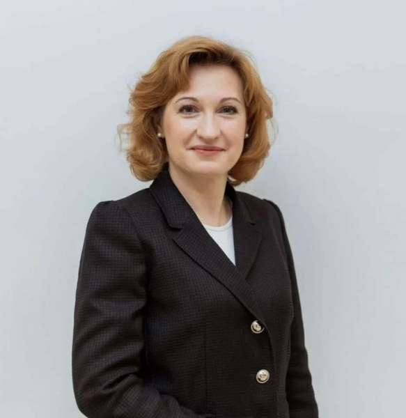 Екатерина Лебедева: "Поддержка выпускников — ключевое направление госполитики" Екатерина Лебедева: "Поддержка выпускников — ключевое направление госполитики"