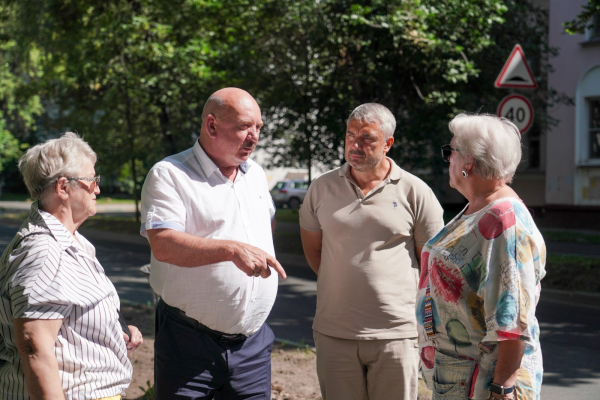 Дорогу и тротуар на улице Ватутина отремонтировали после обращения нижегородки к главе города Юрию Шалабаеву Дорогу и тротуар на улице Ватутина отремонтировали после обращения нижегородки к главе города Юрию Шалабаеву